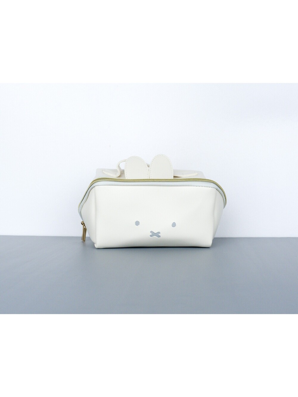 Miffy White PU Leather Cosmetic Bag Handbag Makeup Organizer NWOT